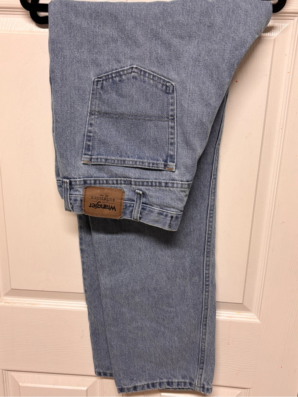 Wrangler Men's Light Blue Relaxed Fit Jeans 38X34